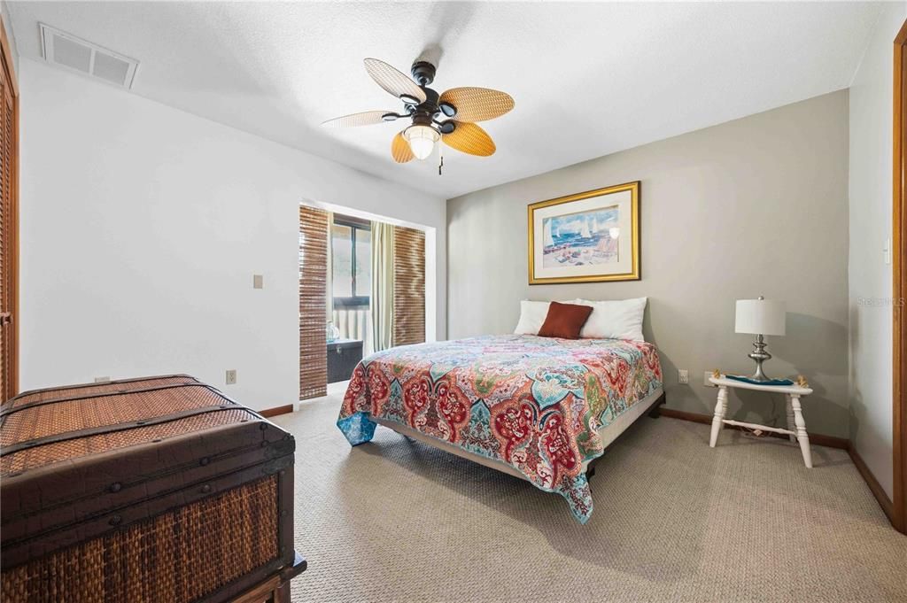 For Sale: $169,000 (2 beds, 2 baths, 1280 Square Feet)
