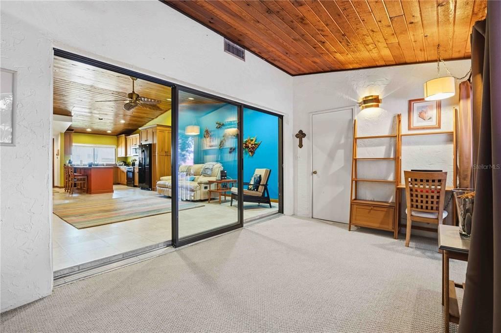 For Sale: $169,000 (2 beds, 2 baths, 1280 Square Feet)