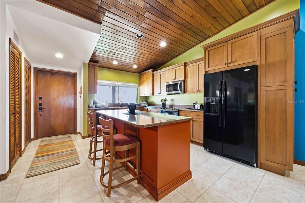 For Sale: $169,000 (2 beds, 2 baths, 1280 Square Feet)