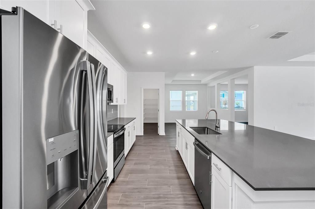 For Rent: $3,100 (4 beds, 3 baths, 2911 Square Feet)