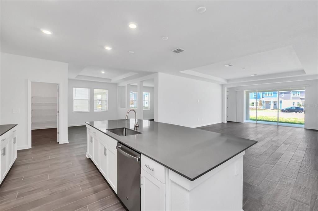 For Rent: $3,100 (4 beds, 3 baths, 2911 Square Feet)