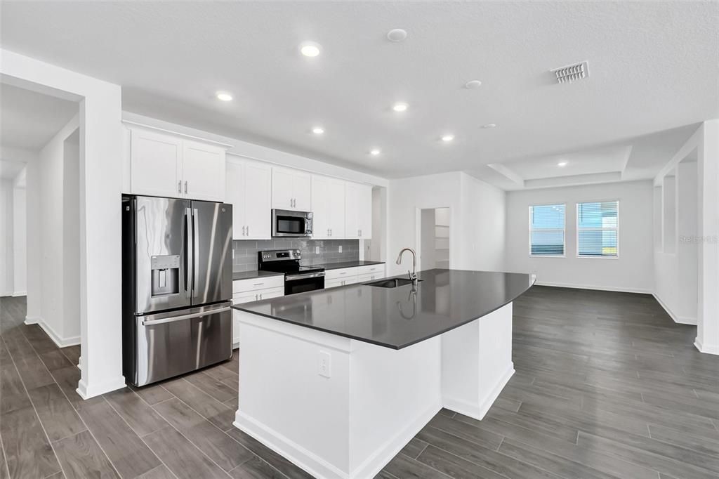 For Rent: $3,100 (4 beds, 3 baths, 2911 Square Feet)