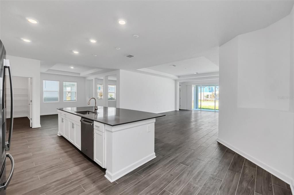 For Rent: $3,100 (4 beds, 3 baths, 2911 Square Feet)