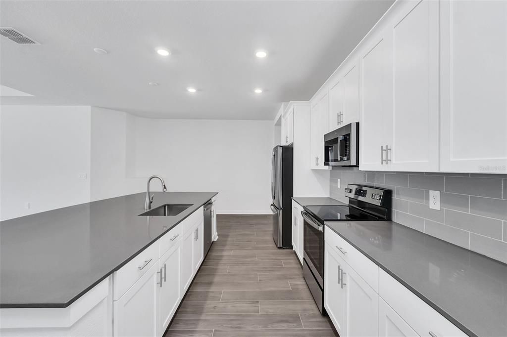 For Rent: $3,100 (4 beds, 3 baths, 2911 Square Feet)