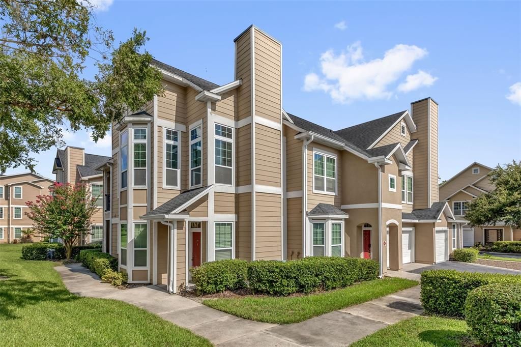 For Rent: $2,000 (2 beds, 2 baths, 1158 Square Feet)