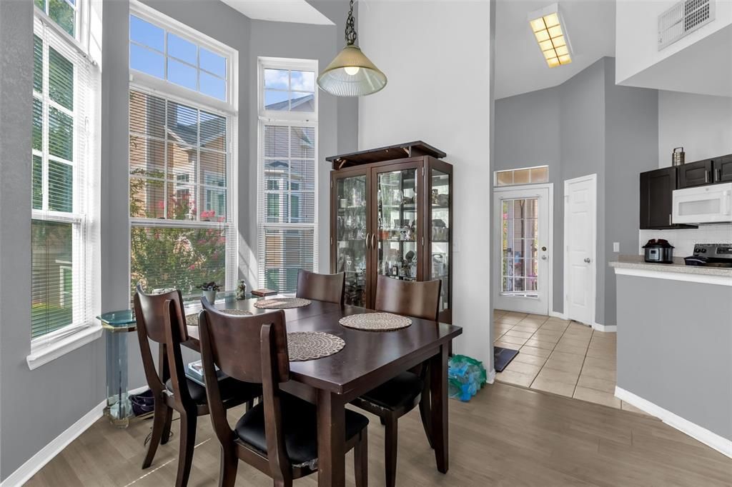 For Rent: $2,000 (2 beds, 2 baths, 1158 Square Feet)