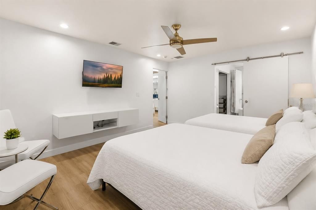 Activo con contrato: $430,000 (3 camas, 3 baños, 2021 Pies cuadrados)