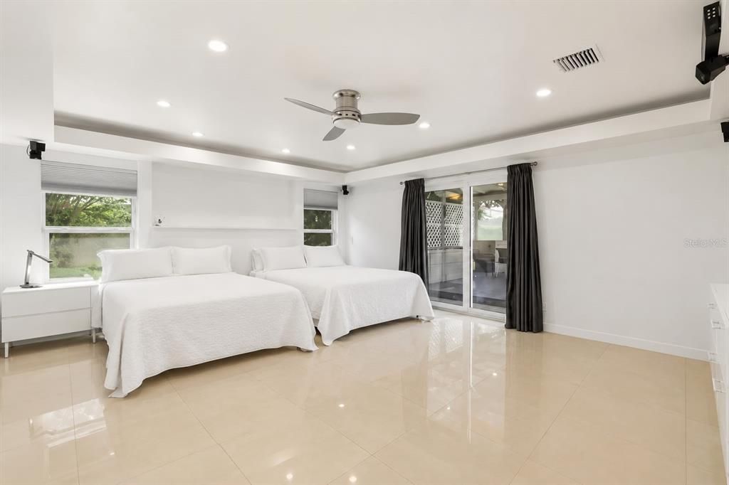 Activo con contrato: $430,000 (3 camas, 3 baños, 2021 Pies cuadrados)