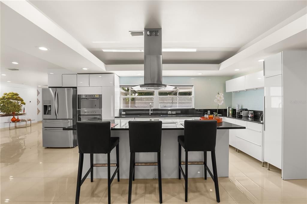 Activo con contrato: $430,000 (3 camas, 3 baños, 2021 Pies cuadrados)