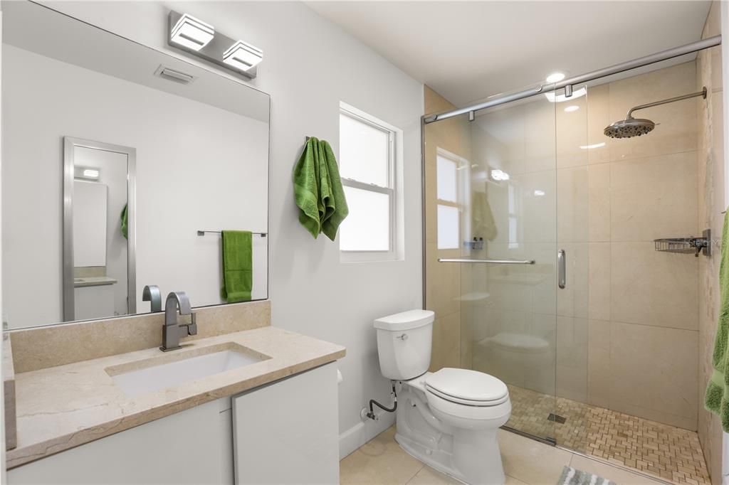 Activo con contrato: $430,000 (3 camas, 3 baños, 2021 Pies cuadrados)