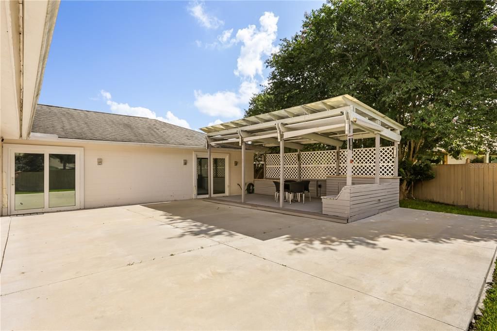 Activo con contrato: $430,000 (3 camas, 3 baños, 2021 Pies cuadrados)