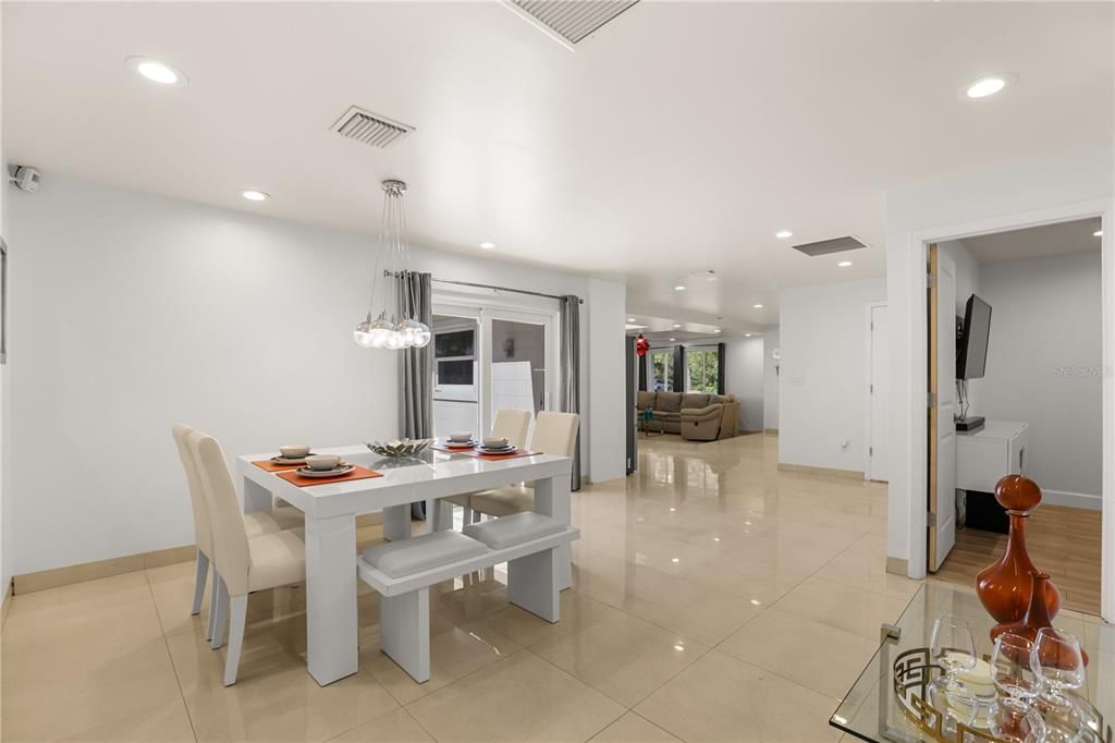 Activo con contrato: $430,000 (3 camas, 3 baños, 2021 Pies cuadrados)