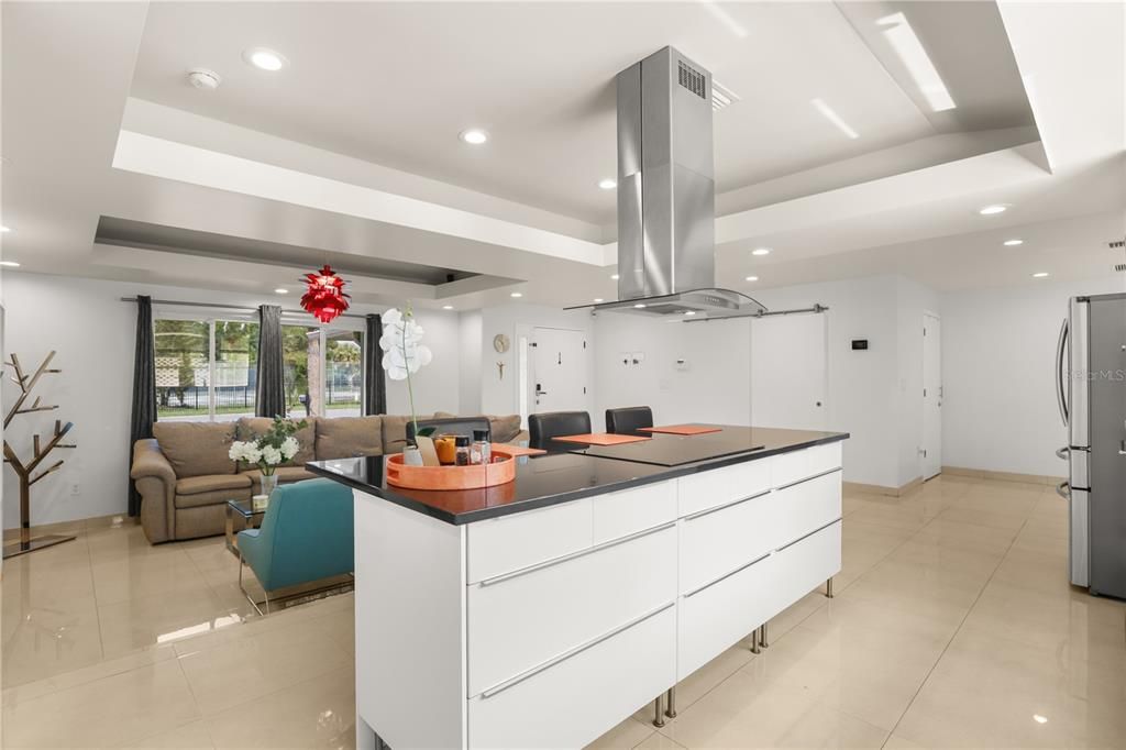 Activo con contrato: $430,000 (3 camas, 3 baños, 2021 Pies cuadrados)