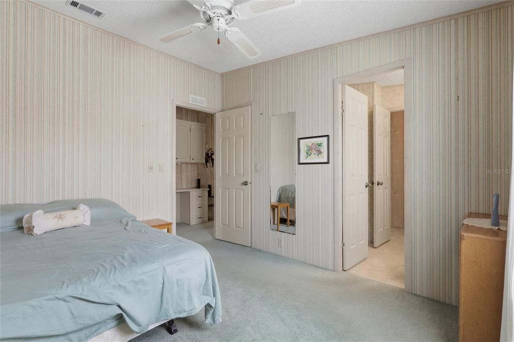 Под контрактом: $199,999 (2 спален, 2 ванн, 1248 Квадратных фут)