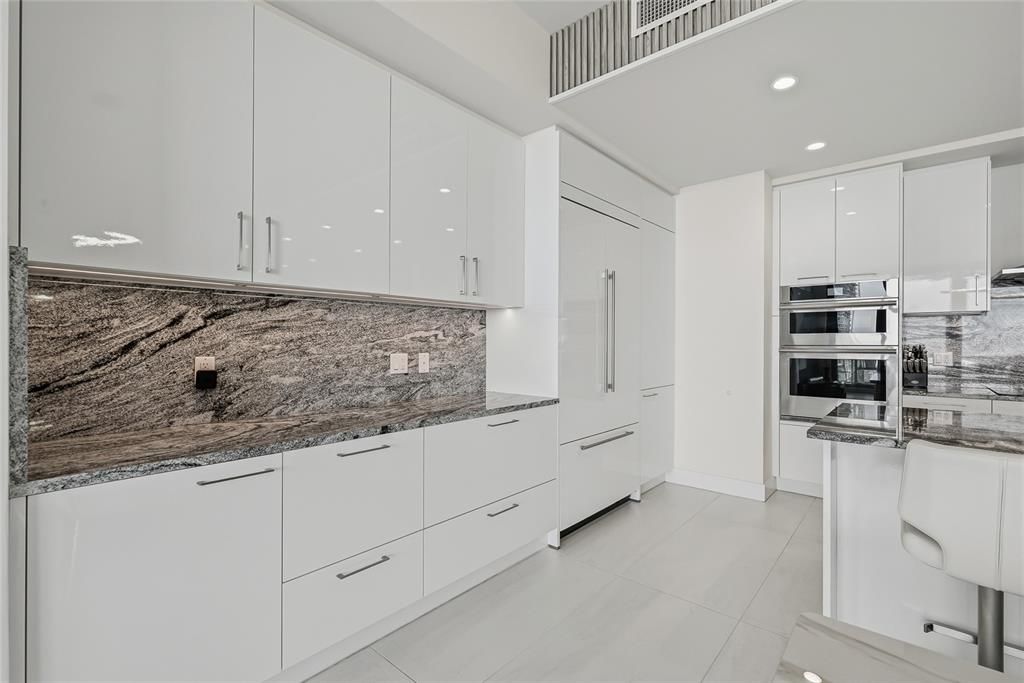 For Rent: $12,900 (2 beds, 2 baths, 1663 Square Feet)