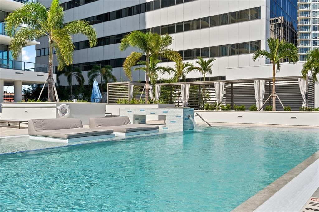For Rent: $12,900 (2 beds, 2 baths, 1663 Square Feet)