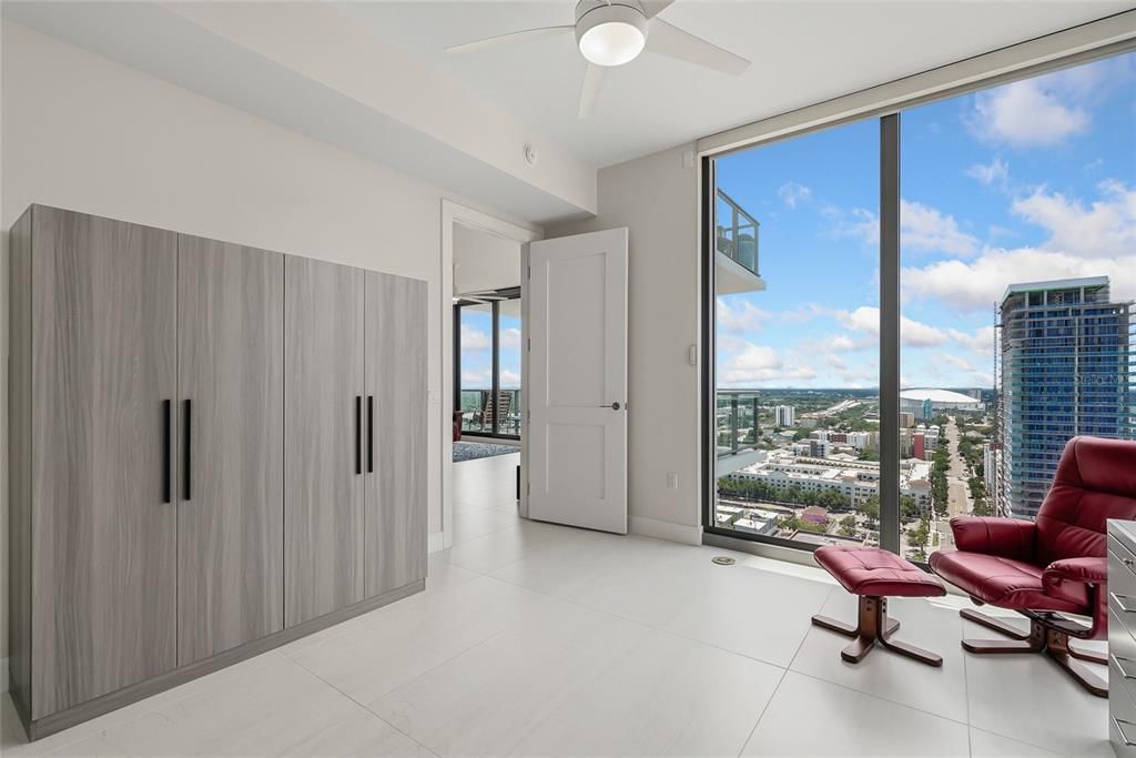 For Rent: $12,900 (2 beds, 2 baths, 1663 Square Feet)