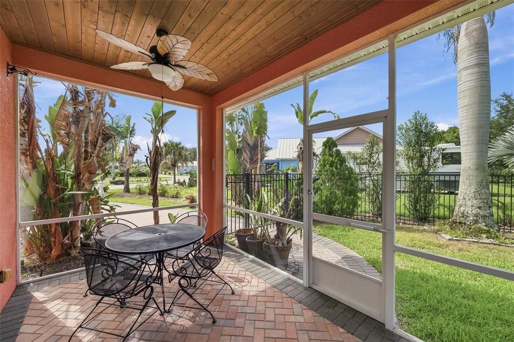 На продажу: $299,900 (1 спален, 1 ванн, 528 Квадратных фут)