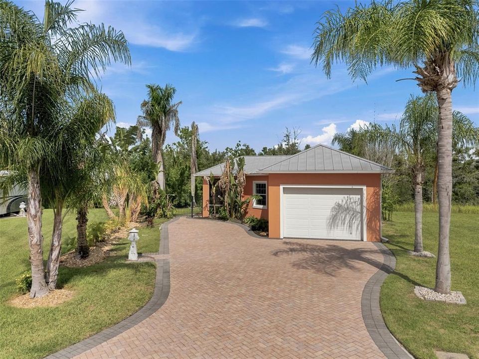На продажу: $299,900 (1 спален, 1 ванн, 528 Квадратных фут)