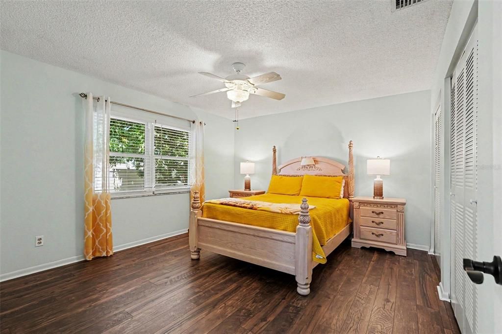 For Sale: $335,000 (3 beds, 2 baths, 2304 Square Feet)