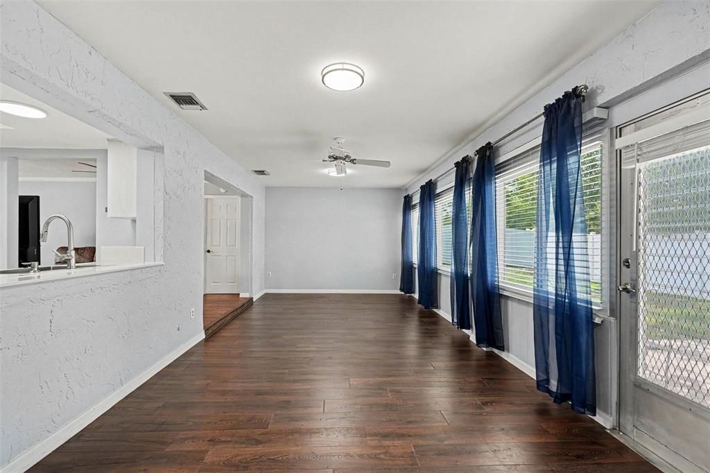 For Sale: $335,000 (3 beds, 2 baths, 2304 Square Feet)