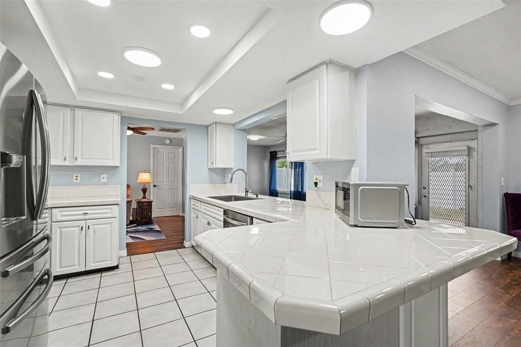 For Sale: $335,000 (3 beds, 2 baths, 2304 Square Feet)
