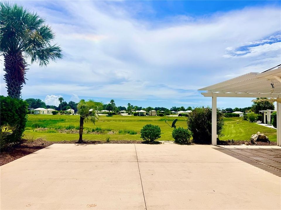 На продажу: $230,000 (0.18 acres)
