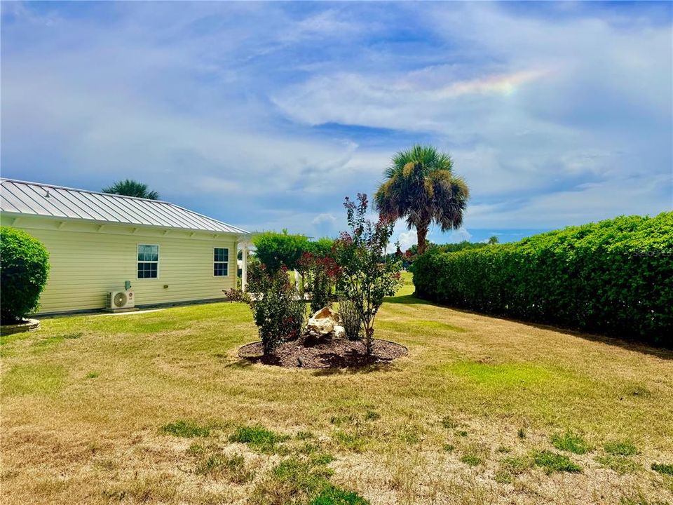 На продажу: $230,000 (0.18 acres)