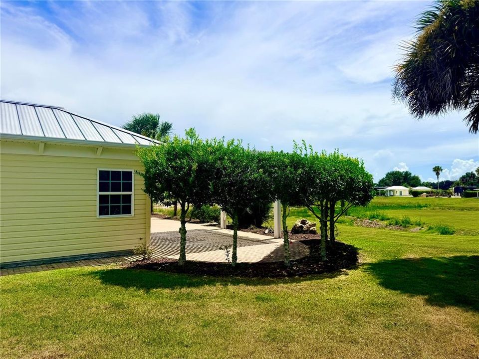 На продажу: $230,000 (0.18 acres)