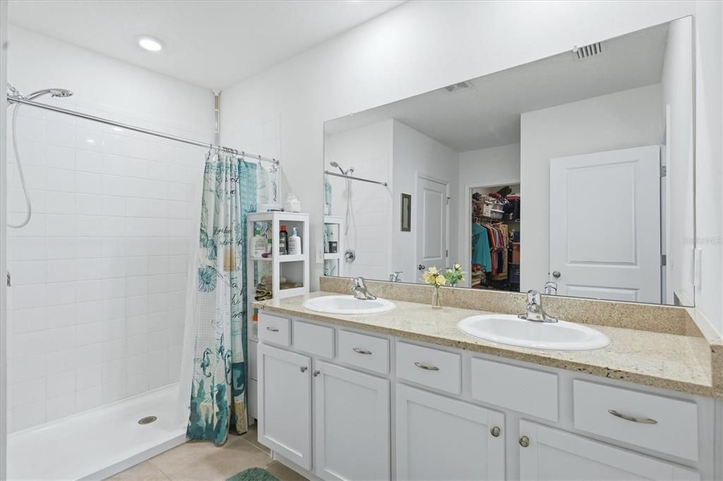 For Sale: $449,000 (4 beds, 2 baths, 1828 Square Feet)