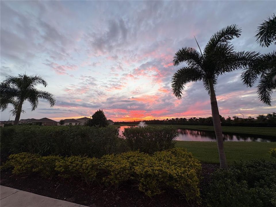 For Sale: $449,000 (4 beds, 2 baths, 1828 Square Feet)