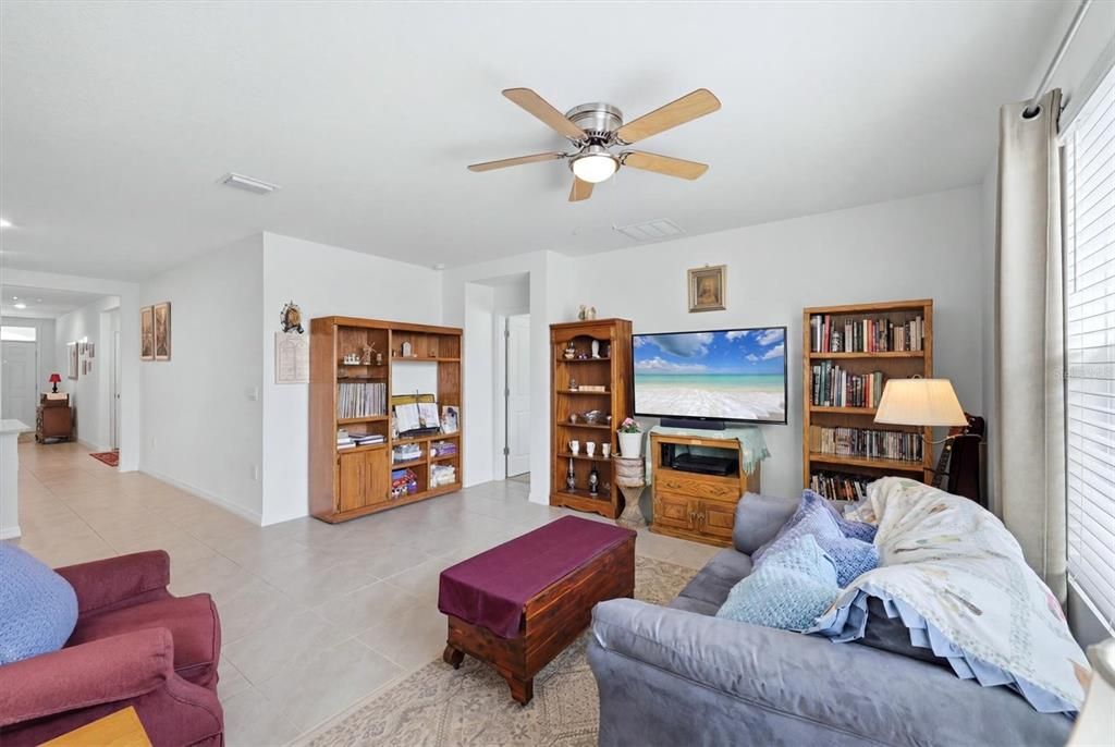 For Sale: $449,000 (4 beds, 2 baths, 1828 Square Feet)
