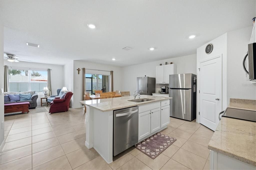 For Sale: $449,000 (4 beds, 2 baths, 1828 Square Feet)
