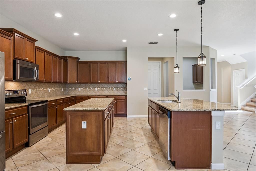 For Sale: $639,900 (4 beds, 3 baths, 2648 Square Feet)