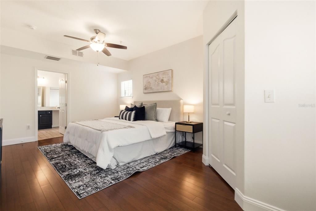 En Venta: $294,900 (2 camas, 2 baños, 1242 Pies cuadrados)