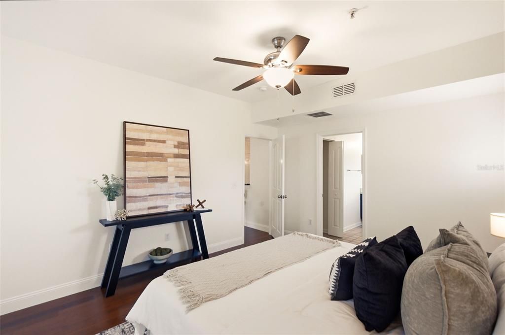 En Venta: $294,900 (2 camas, 2 baños, 1242 Pies cuadrados)