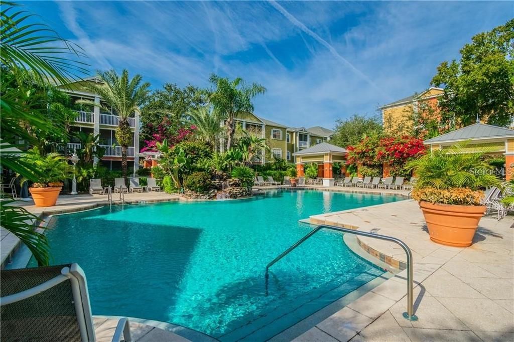 En Venta: $294,900 (2 camas, 2 baños, 1242 Pies cuadrados)