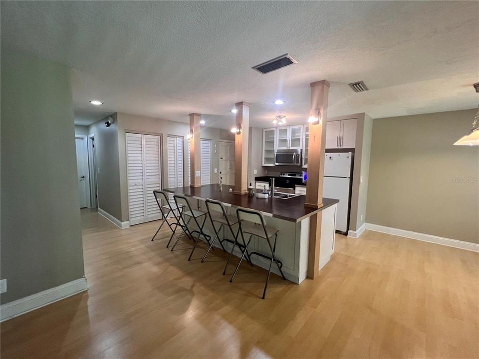 For Rent: $1,500 (2 beds, 2 baths, 1006 Square Feet)