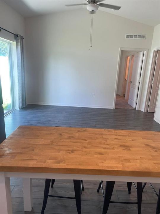 For Sale: $295,000 (3 beds, 2 baths, 1206 Square Feet)