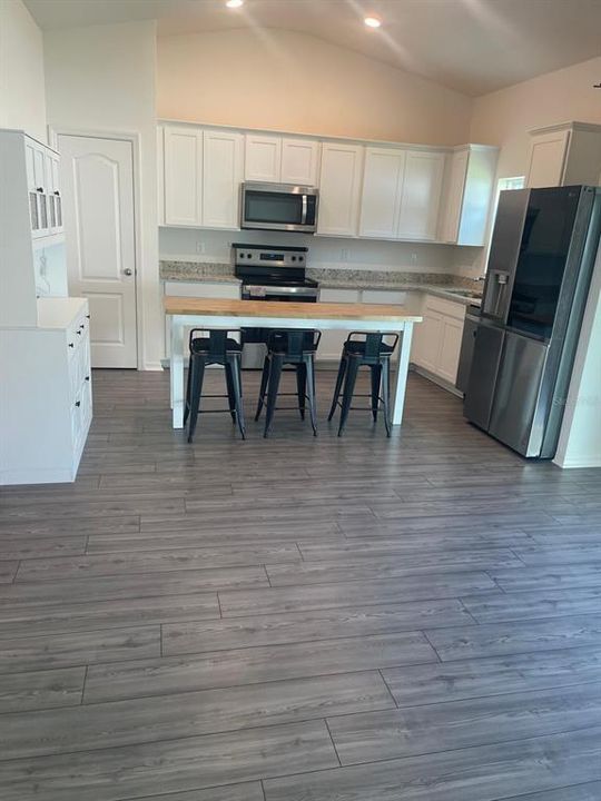 For Sale: $295,000 (3 beds, 2 baths, 1206 Square Feet)