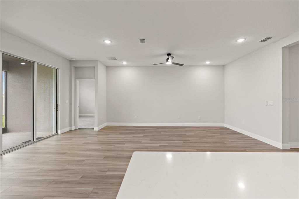 В аренду: $4,500 (5 спален, 4 ванн, 3364 Квадратных фут)