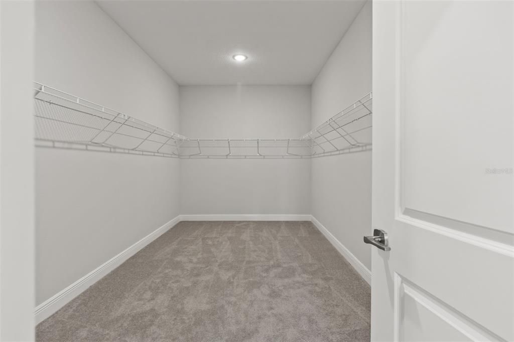 В аренду: $4,500 (5 спален, 4 ванн, 3364 Квадратных фут)