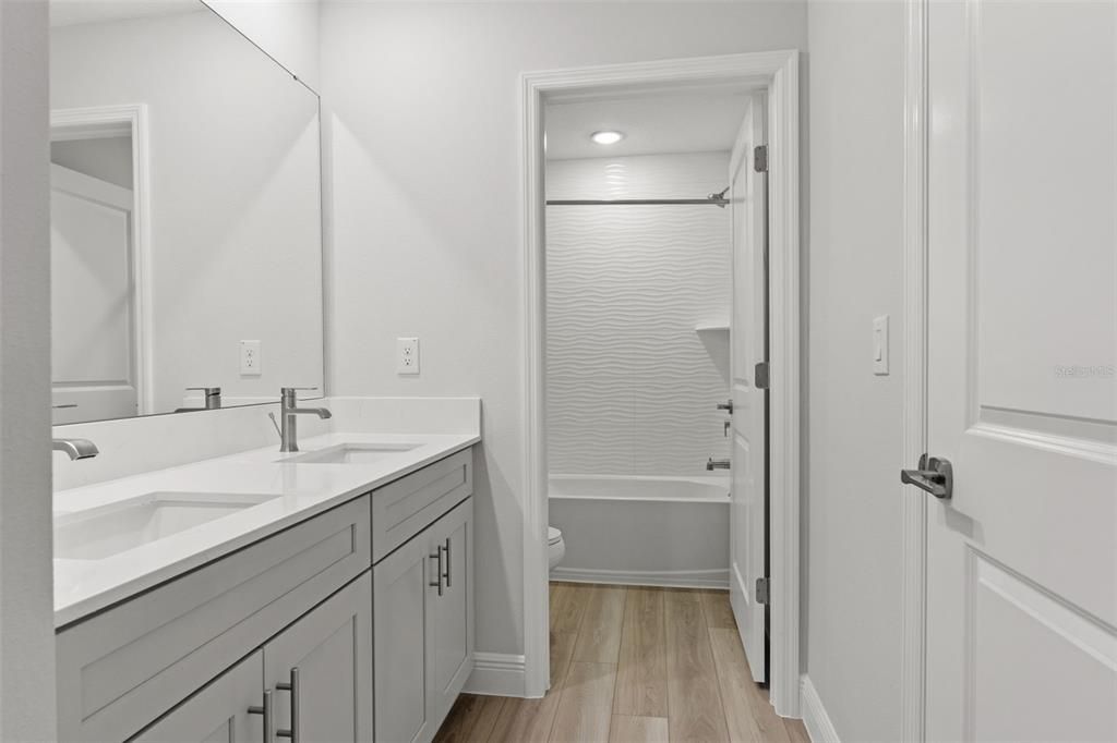 В аренду: $4,500 (5 спален, 4 ванн, 3364 Квадратных фут)