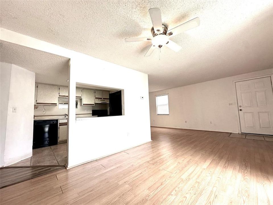 For Rent: $1,450 (2 beds, 2 baths, 915 Square Feet)