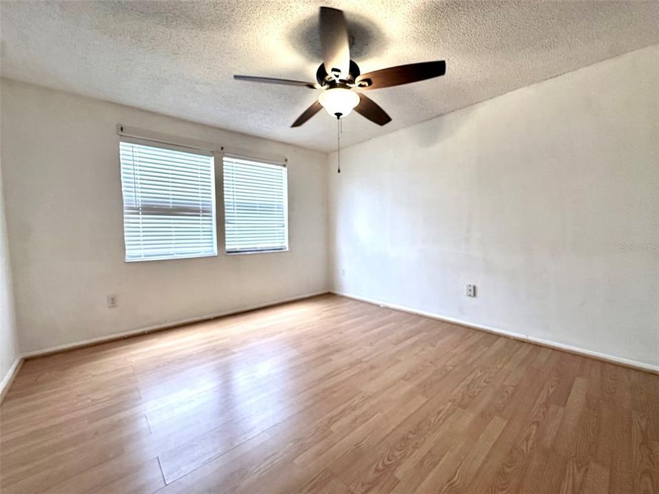 For Rent: $1,450 (2 beds, 2 baths, 915 Square Feet)