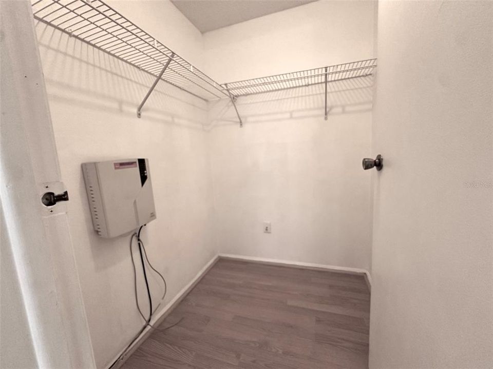 For Rent: $1,450 (2 beds, 2 baths, 915 Square Feet)