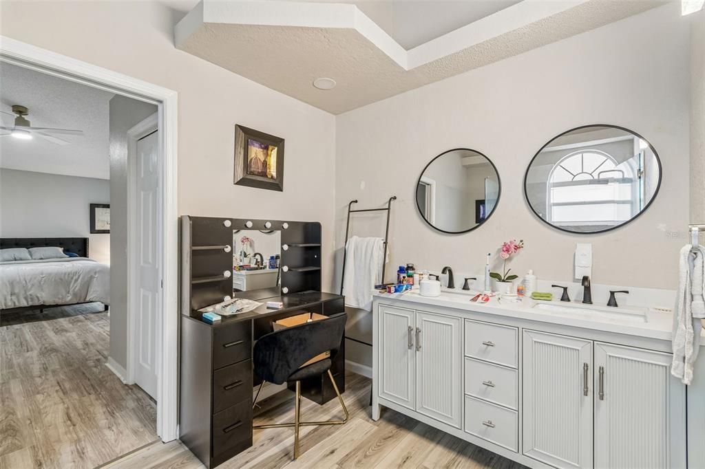 For Sale: $320,000 (2 beds, 2 baths, 1520 Square Feet)