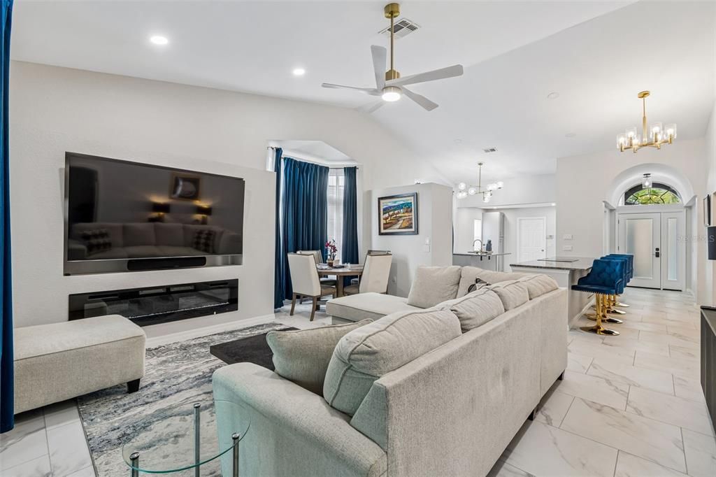 For Sale: $320,000 (2 beds, 2 baths, 1520 Square Feet)