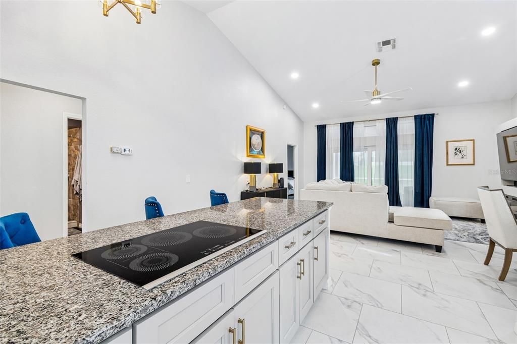 For Sale: $320,000 (2 beds, 2 baths, 1520 Square Feet)