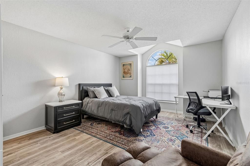 For Sale: $320,000 (2 beds, 2 baths, 1520 Square Feet)